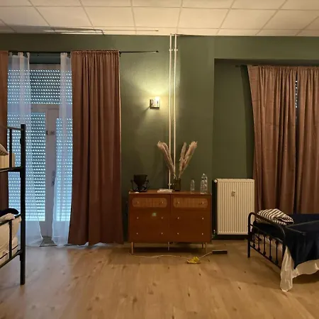Apartment Grosse Schoene In Friedrichshain- Samaritakiez