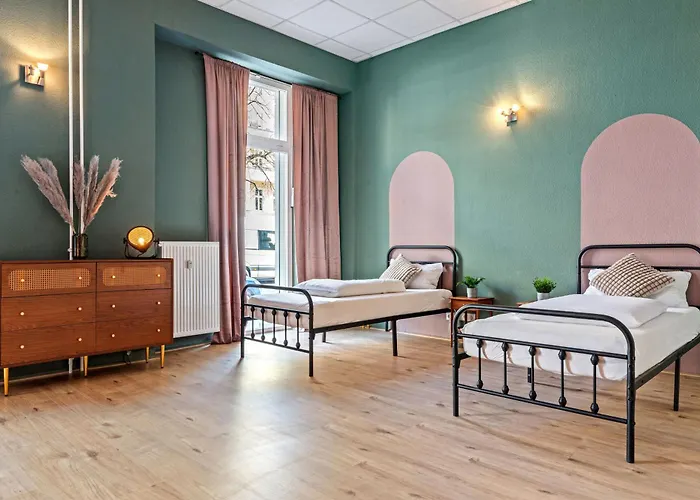 10er Crew Spot Naehe Berghain Und Boxhagener Platz