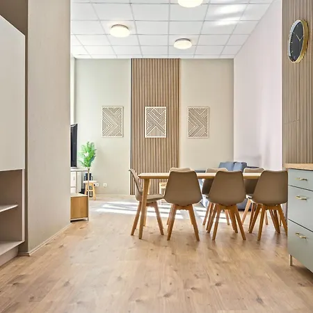 10er Crew Spot Naehe Berghain Und Boxhagener Platz *